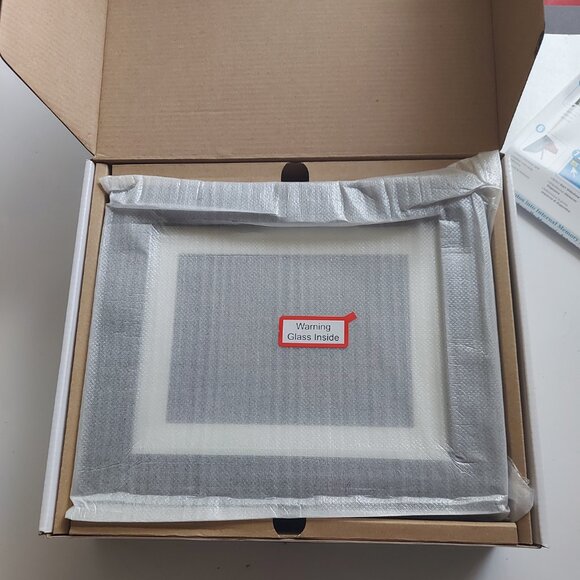 8" LED Digital Photo Frame - Picture 3 of 10